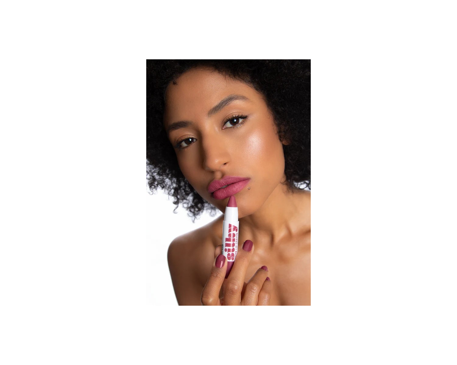 Andreia Silky Matte Lip Crayon 01 Plum lápiz labial