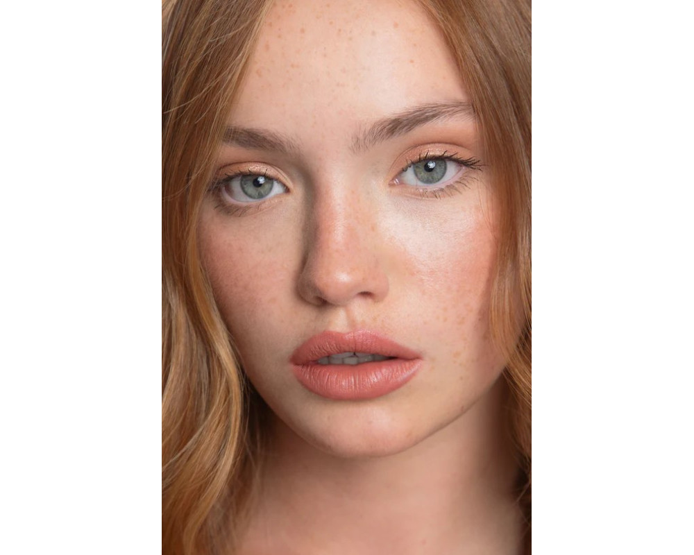Andreia Silky Matte Lip Crayon 03 Peachy Brown lápiz labial