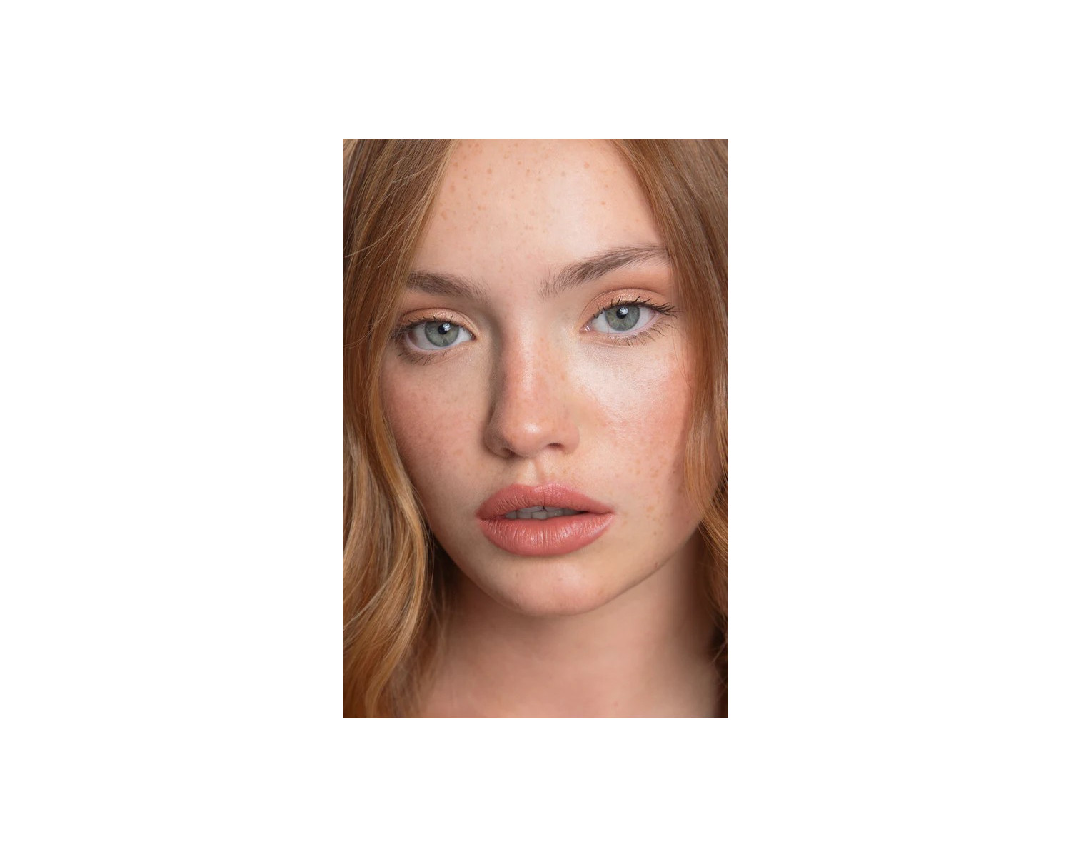 Andreia Silky Matte Lip Crayon 03 Peachy Brown lápiz labial