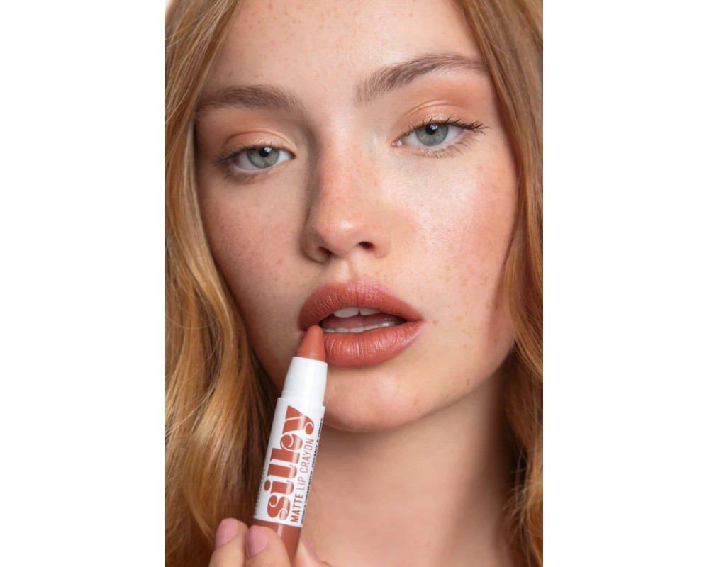 Andreia Silky Matte Lip Crayon 05 Cinnamon lápiz labial