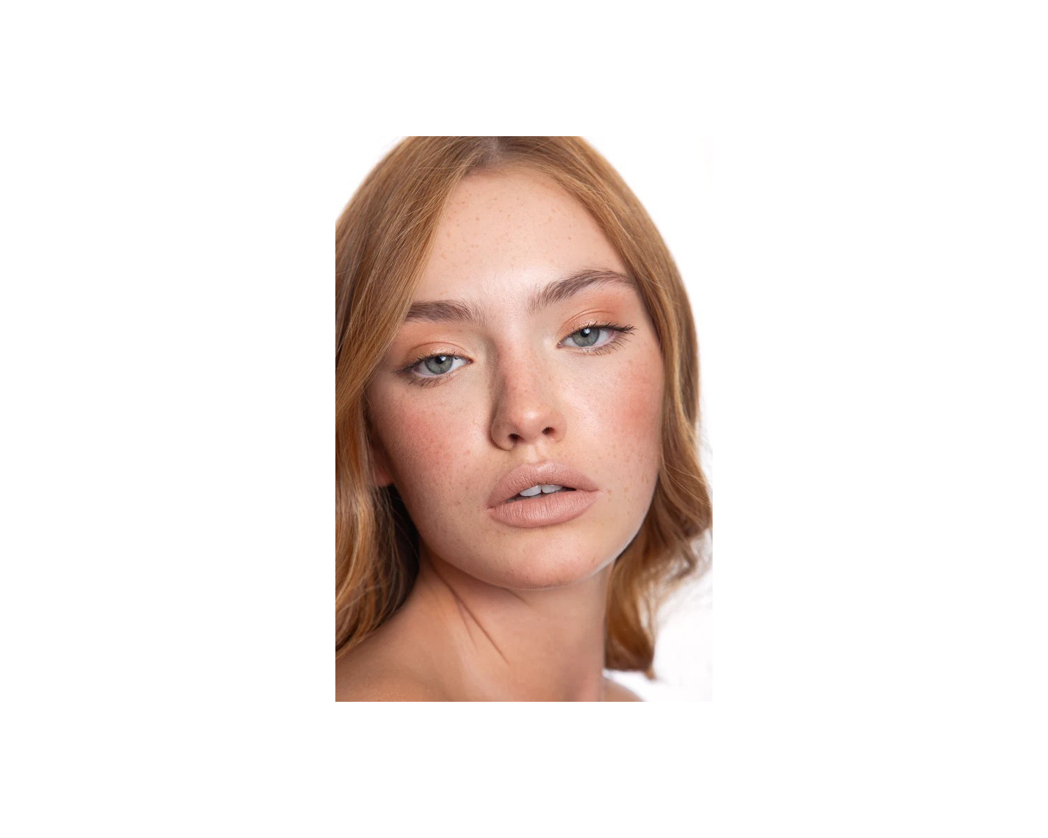 Andreia Silky Matte Lip Crayon 06 Nude Beige lápiz labial