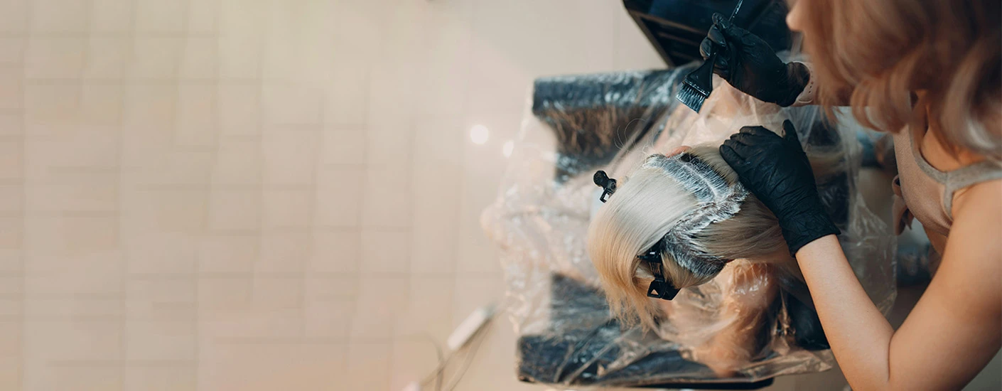 Cómo teñirte el pelo en casa como un profesional: Pasos clave